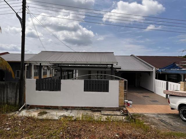 Single Storey Semi Detached at Jalan Emas Mile 9 Kuching