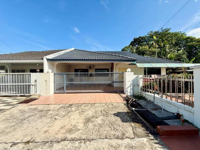 Single Storey Semi Detached House for Sale at Hilltop Miri