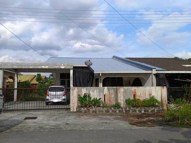 Single Storey Semi Detached House For Sale at Taman Emas Batu 9