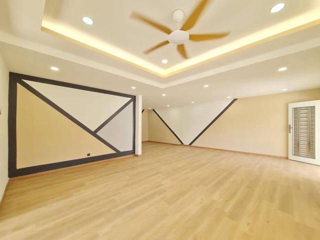 Single Storey SemiD Corner Lot