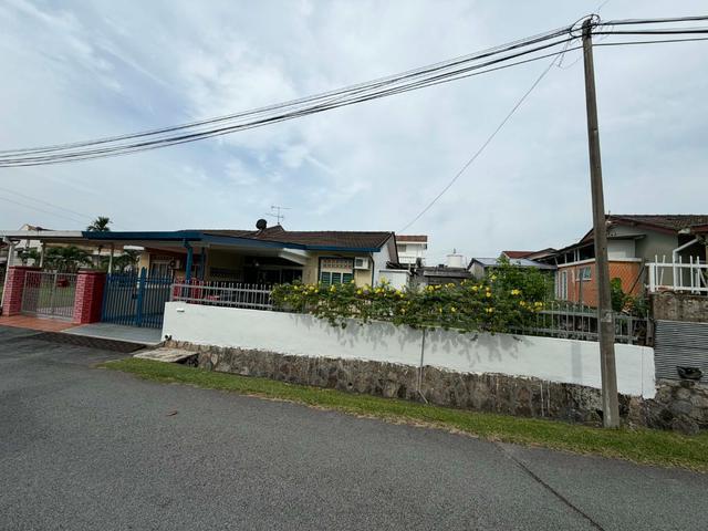 Single storey semiD In Taman Rahang for sale