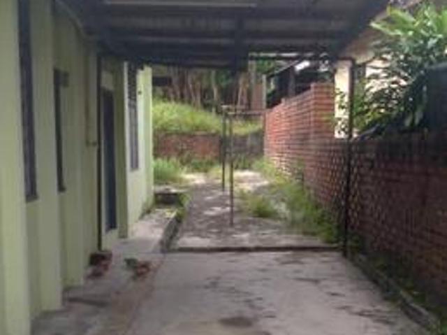 Single Storey SemiD Jalan Sentosa Kampung Dato Onn Larkin Jaya