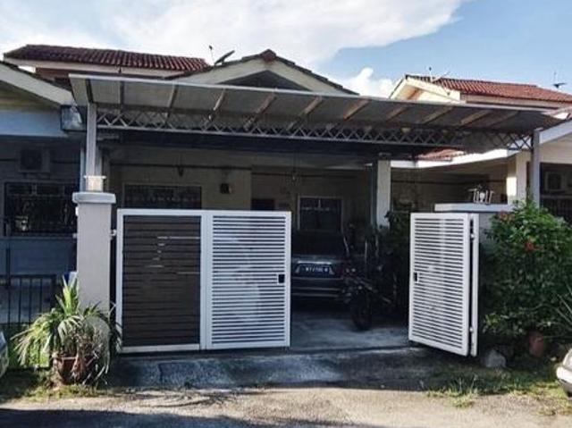 Single Storey Taman Ixora Bandar Baru salak Tinggi Sepang