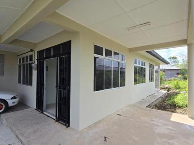 Single Storey Terrace Corner House at Taman Kopodim Matang for sale