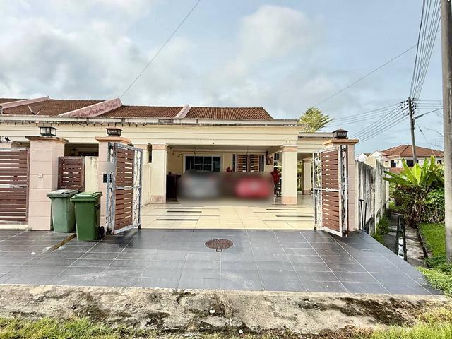 Single Storey Terrace Corner House for Sale at Airport Miri