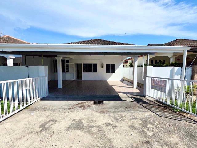 Single Storey Terrace Corner House for Sale at Permyjaya Miri