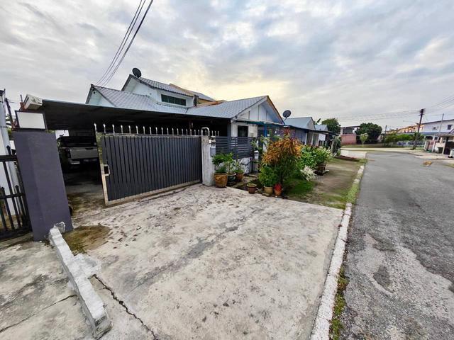 Single Storey Terrace Corner House for Sale at Taman Tunku Miri
