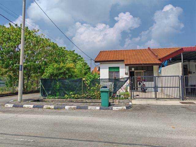 Single Storey Terrace Corner House