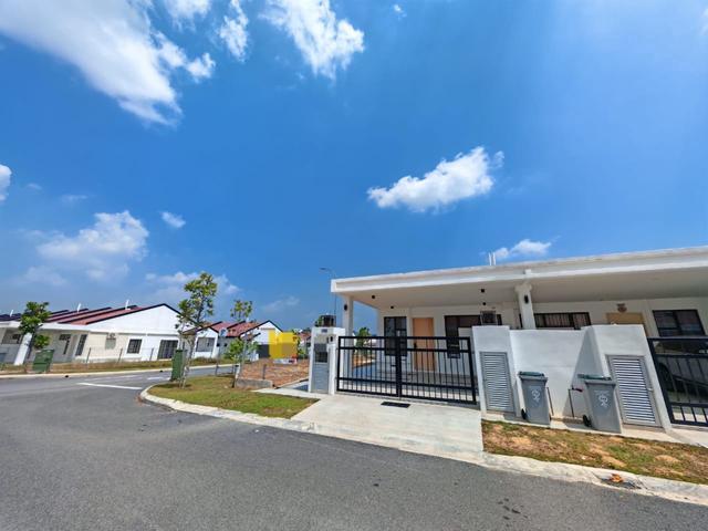 Single storey terrace corner lot for sales Seremban s2 heights