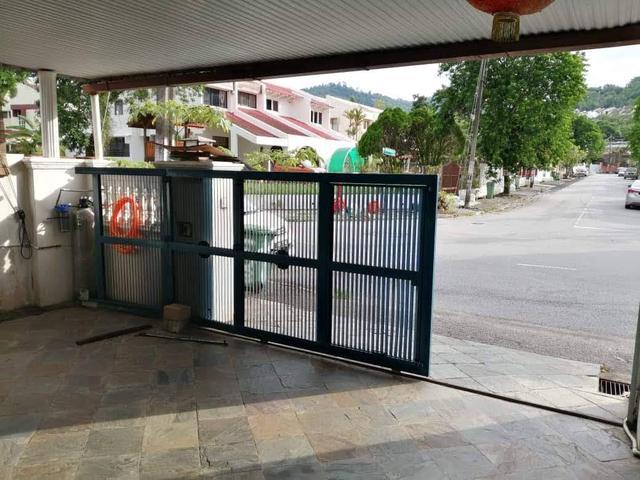 Single storey terrace at sg ara for rent