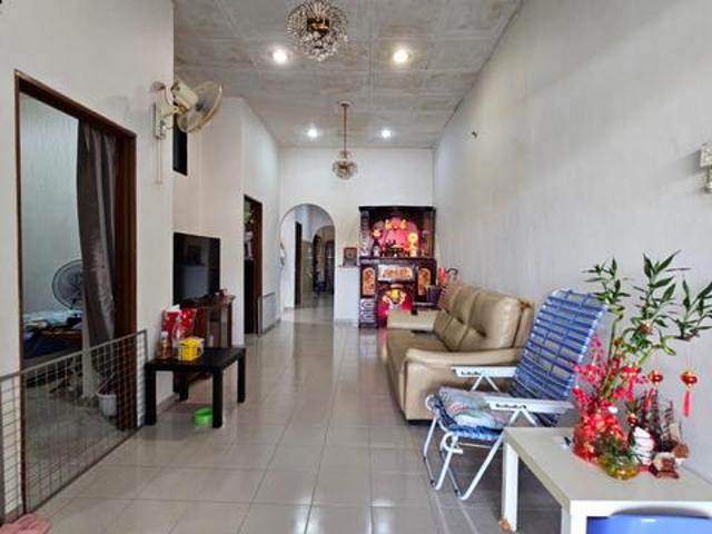 Single storey terrace Fully renovated Jln Evergreen Fettes Park