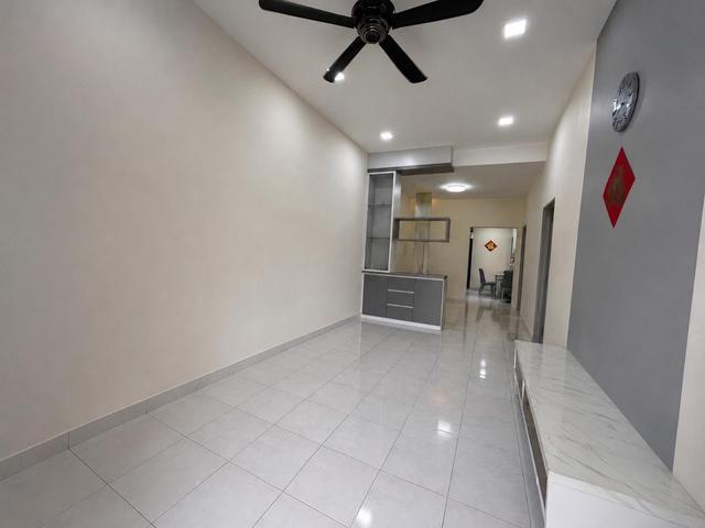Single Storey Terrace HouseTaman Mount Austin4Bed2BathFor Rent