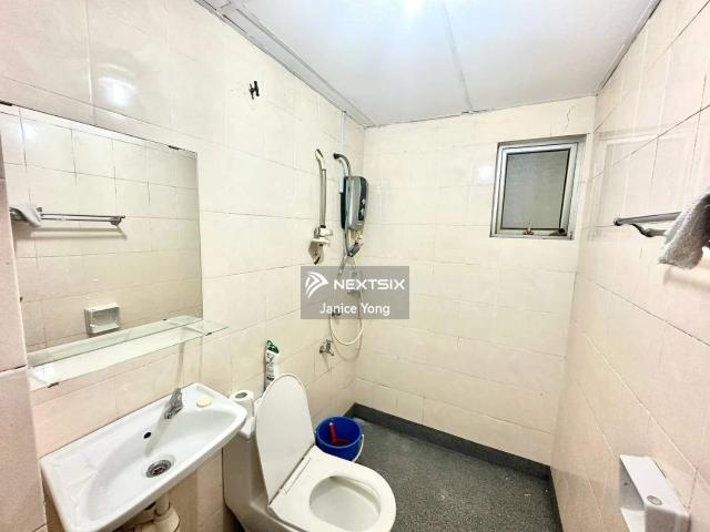 Single Storey Terrace House @ 39 Jalan Sri Bahagia, Taman Sri Bahagia, Johor Bahru. Near Kampas, Larkin
