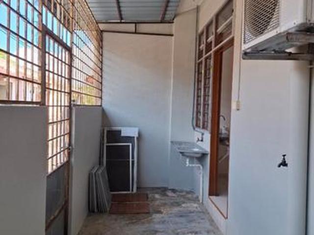 Single storey Terrace house