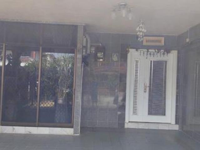 Single storey terrace house