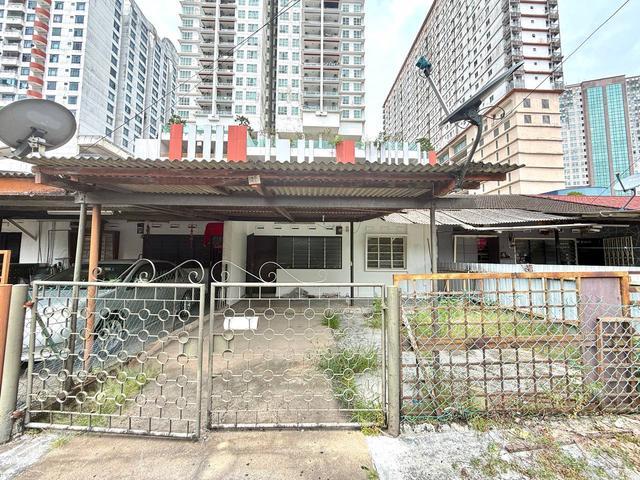 Single Storey Terrace House Century Garden JB