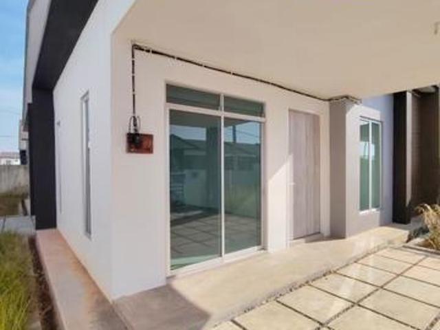 Single Storey Terrace House Intermediate Lot Extra Land at Sg Peta