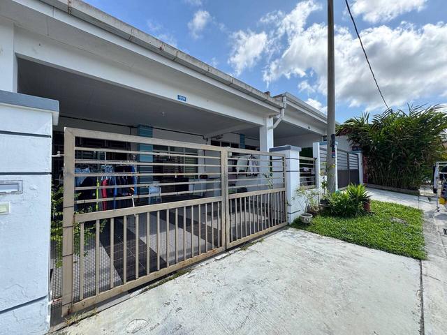 Single Storey Terrace House Jalan Bangau Bandar Putra Kulai