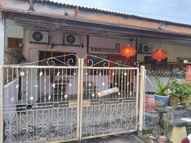 single storey terrace house master title behind lotus lukut