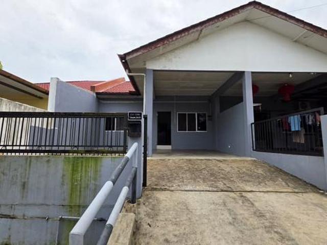 SINGLE STOREY TERRACE HOUSE TAMAN POH KWONG 12 MILE For Sale
