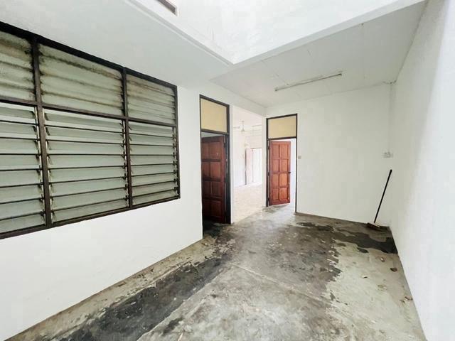 Single Storey Terrace Solok Batu Maung Taman Iping Below Market Value