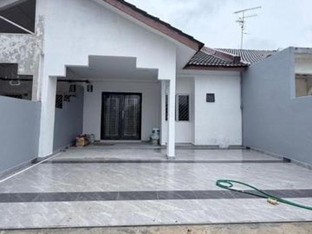 Single Storey Terrace RENOVATED AND EXTENDED UNIT DESA HARMONI MOLEK