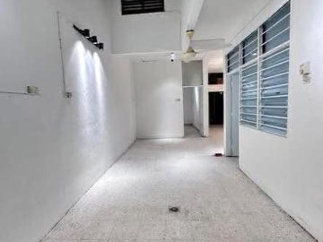 Single Storey Terraced Taman Melati Bayan Baru Strategic Loc For Rent