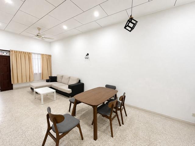 Single storey Tmn Pelangi Jalan Merahfully furniture for rent