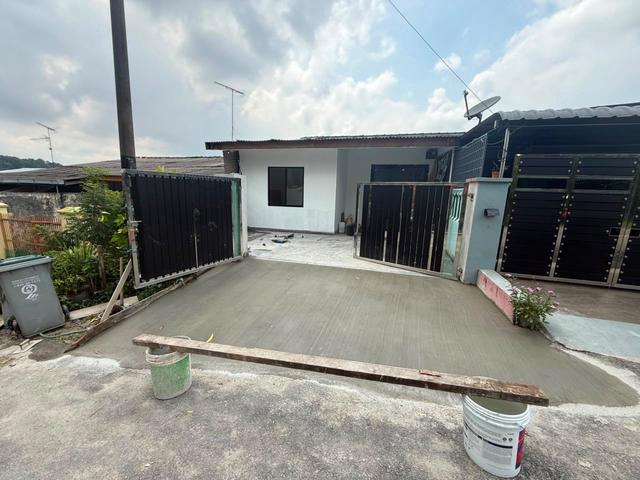 Single Storey With Fully Renovated Taman Zamrud Ulu Tiram