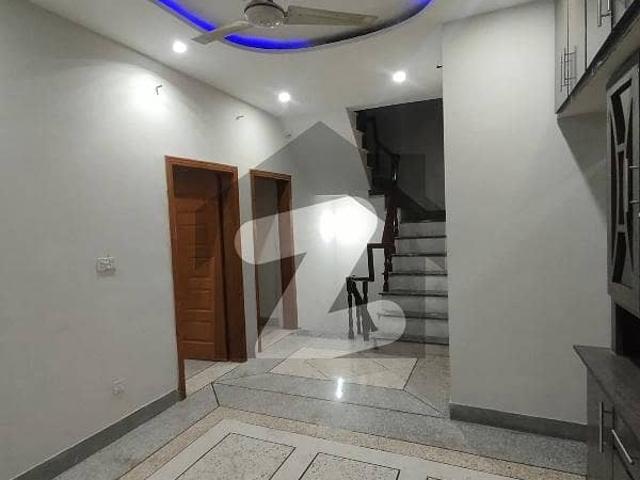 Single Story House Available for Rent location i_11_2 Size 5 Marla Location: I 11/2 Islamabad Size: 5 Marla 2 Bedrooms 2 Washrooms Kitchen TV Lounge Drawing & Dining Room Only for Family Rent: 60,000 Final #HouseForRent #I112 #IslamabadRent #5MarlaHouse