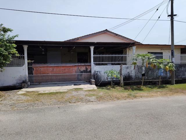 Single story terrace house End Lot FOR SALE