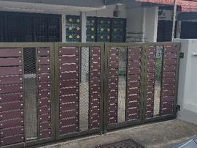 Single story terrace house at Taman Pertama for sale