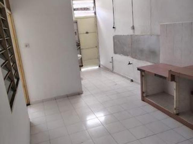 Single stry terrace house at jalan Iping batu Maung