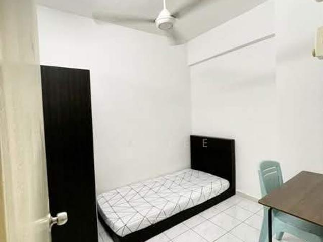 Single Private Room in Bukit Jalil, Vista Komanwel A