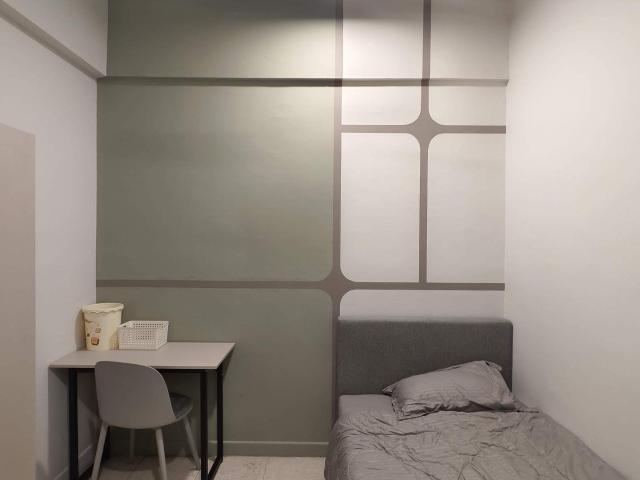 Single room 650m to MRT Semantan