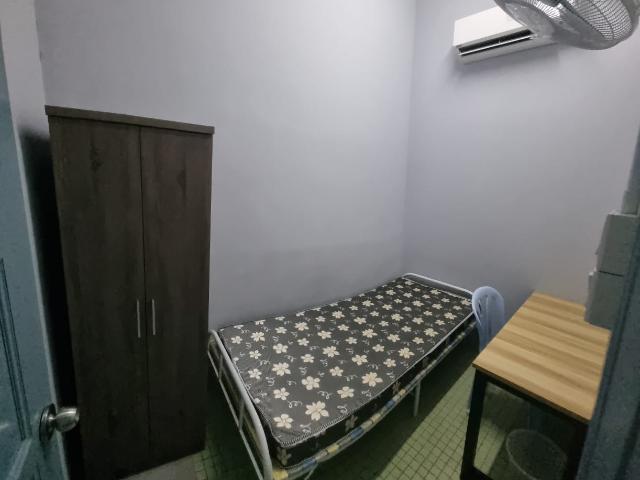 Single Room @ Taman Connaught Landed with Free Parking near IKON Connaught, Kuala Lumpur