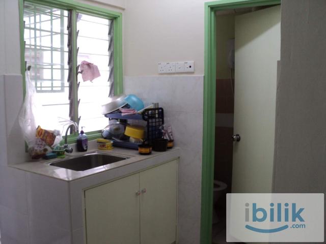 Single Room to Let at Pelangi Damasara Flat