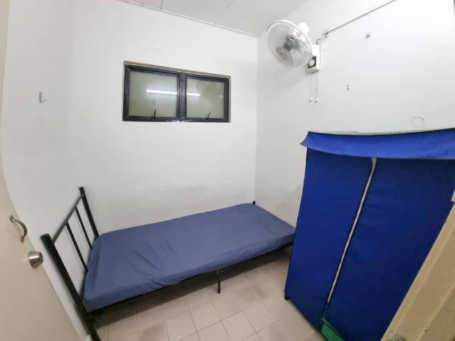 Single Room @ TTDI Landed with Free Parking, Kuala Lumpur