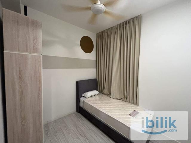 Single room / walking to MRT / UPM