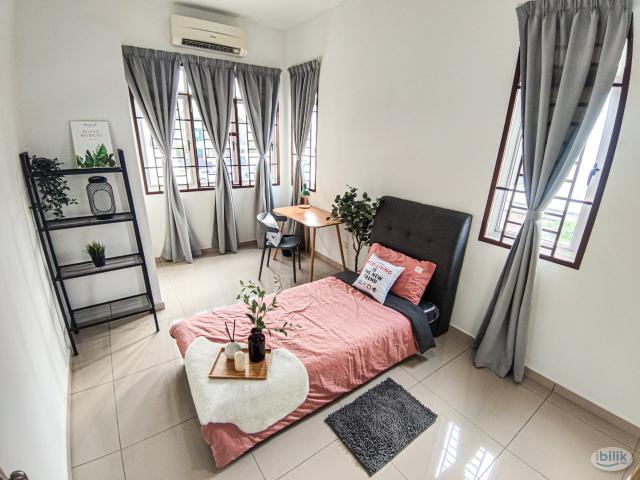 Single Room with Attached Bathroom at Telok Panglima Garang
