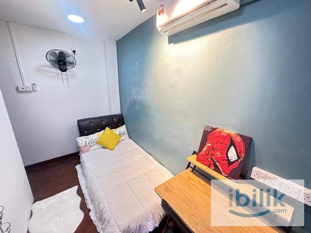 Single Room with Attached Link Bathroom / University Malaya / PPUM / SS2 / Jaya one/ Columbia Asia / Petaling Jaya