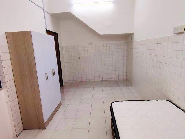 Single Room with AC @ Taman Connaught Landed House
