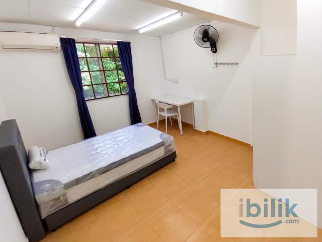 Single Room with AC @ Taman Connaught Landed House
