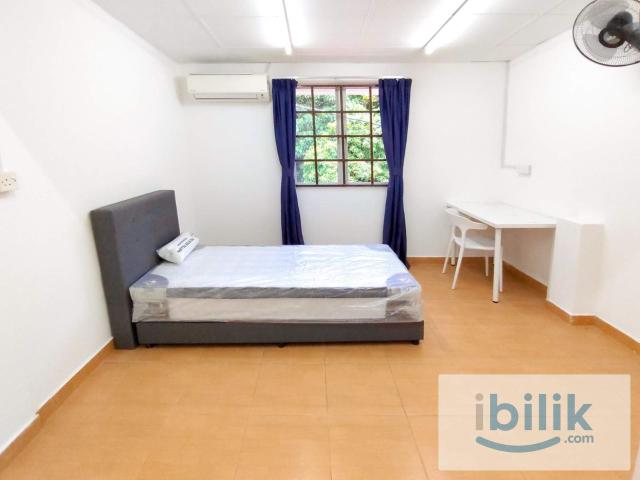 Single Room with AC @ Taman Connaught Landed House
