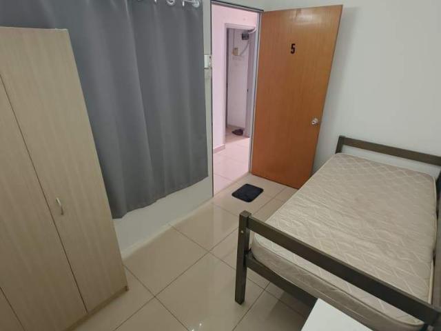 Single Room with AC & window @Casa Residenza, Kota Damansara
