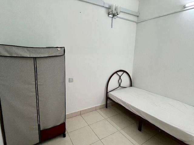 Single Room with Air Condition in Bandar Utama Near One Utama Mall / MRT Bandar Utama