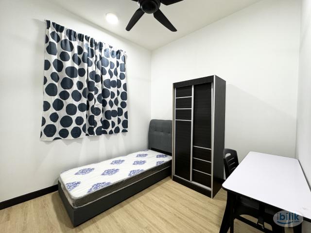Single Room With Aircon, Landmark Residence