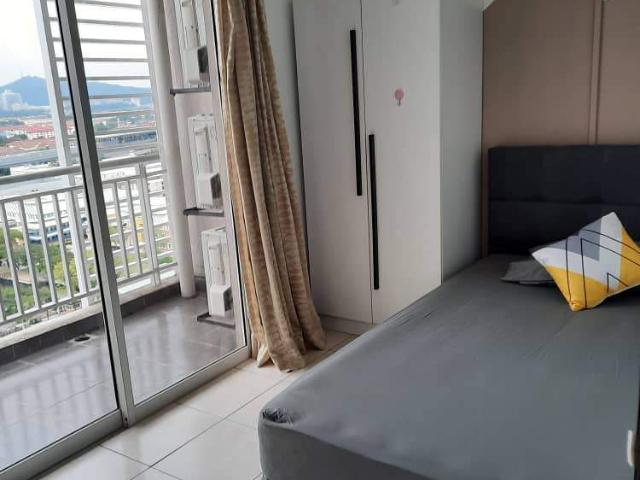 Single room with balcony at Cova Villa, Kota Damansara