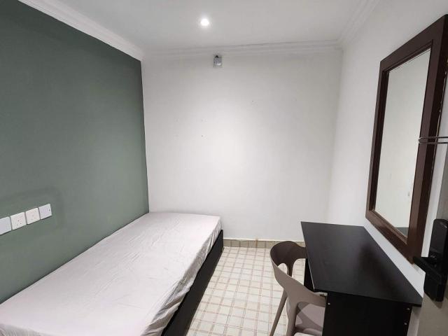Single room with bathroom, last 3 onlyyygrand maria hotel chow kit