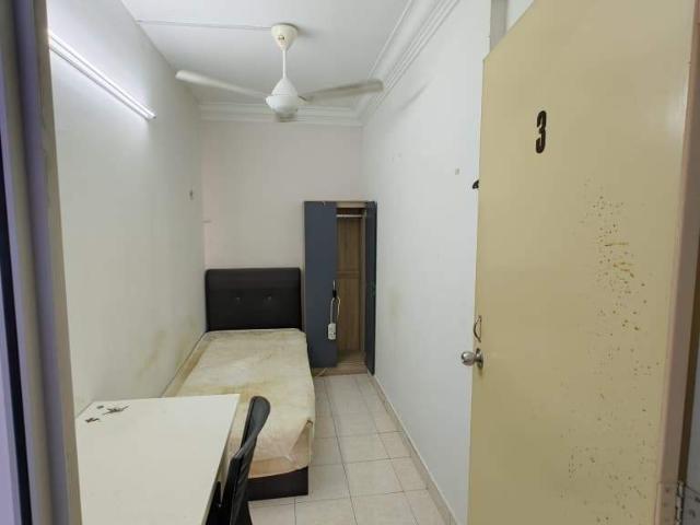 Single room with Fan only @Palm Spring, Kota Damansara